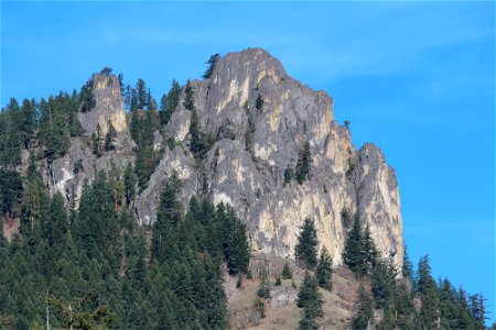 img_1995_eagle-rock-from-rd-4770-close-up-viewjpg_49364595381_o