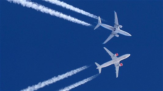 Boeing vs. Airbus: Boeing 737-8K5 D-ATYA TUI - Düsseldorf to Hurghada (37000 ft.) & Airbus A320-251N SE-ROS SAS - Stockholm to Milan (39000 ft.) photo