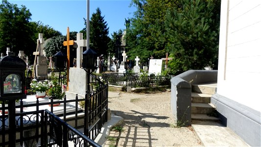 cimitir_SfVineri2021_0808_093103(1) photo