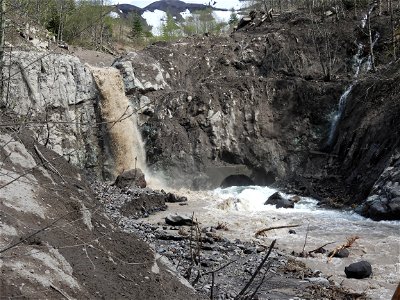20230515_Ground view of Spirit Lake tunnel and waterfall_USGS_K Spicer_DSCN1949