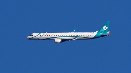 Embraer E195LR I-ADJQ Air Dolomiti from Naples (7500 ft.)