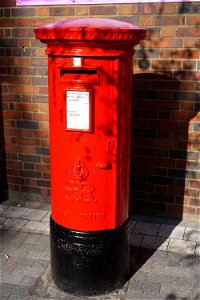 Very Rare Edward 8th Postbox Week Street Maidstone.