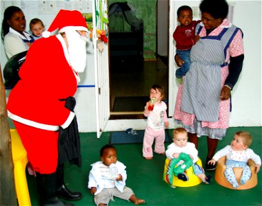 Santa Claus came a visitin'  - but scared the young 'uns!!!