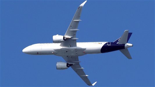 Airbus A320-271N D-AIJA Lufthansa from Rome (7500 ft.) photo