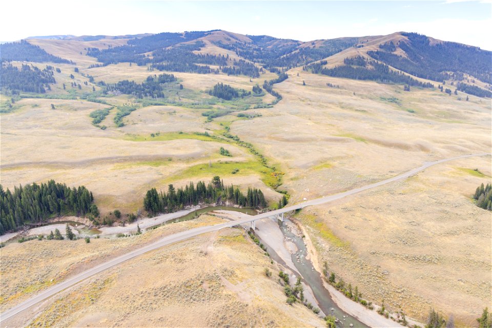 Yellowstone flood event 2022: Swollen Lamar River and Lamar River Bridge (September 1)