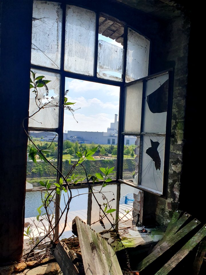 neusser lagerhaus gesellschaft ag urbex