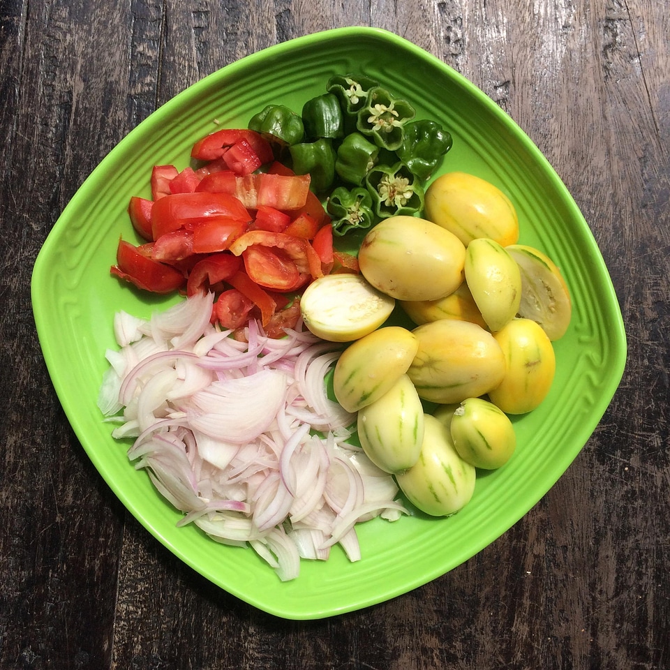 Food onion tomatoes