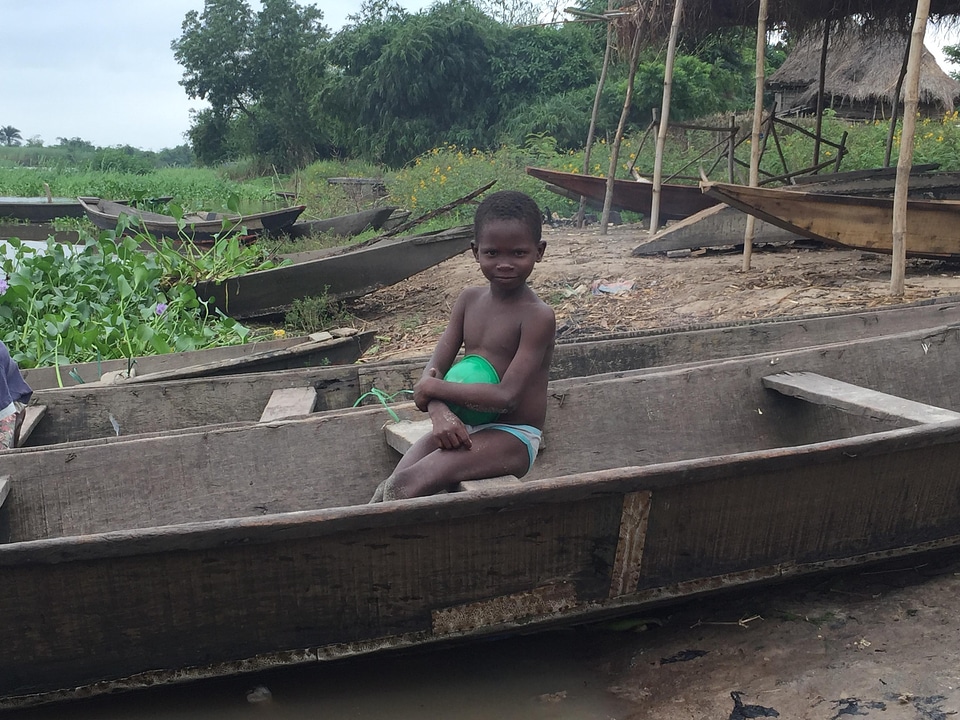 Child boat landscape photo