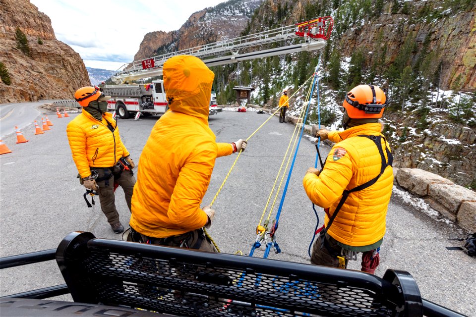 Yellowstone Search & Rescue Team training near Mammoth (2)