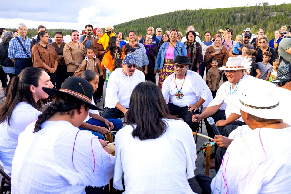 Yellowstone Revealed: Patti Baldes' ReMatriate performance at Old Faithful (7)