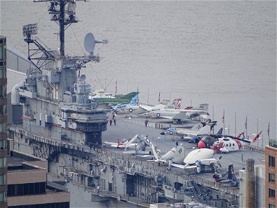 New-York, USS Intrepid (CV-11)
