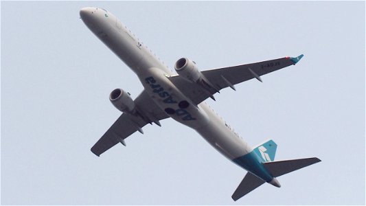 Embraer E195LR I-ADJX Air Dolomiti from Venice (6800 ft.)