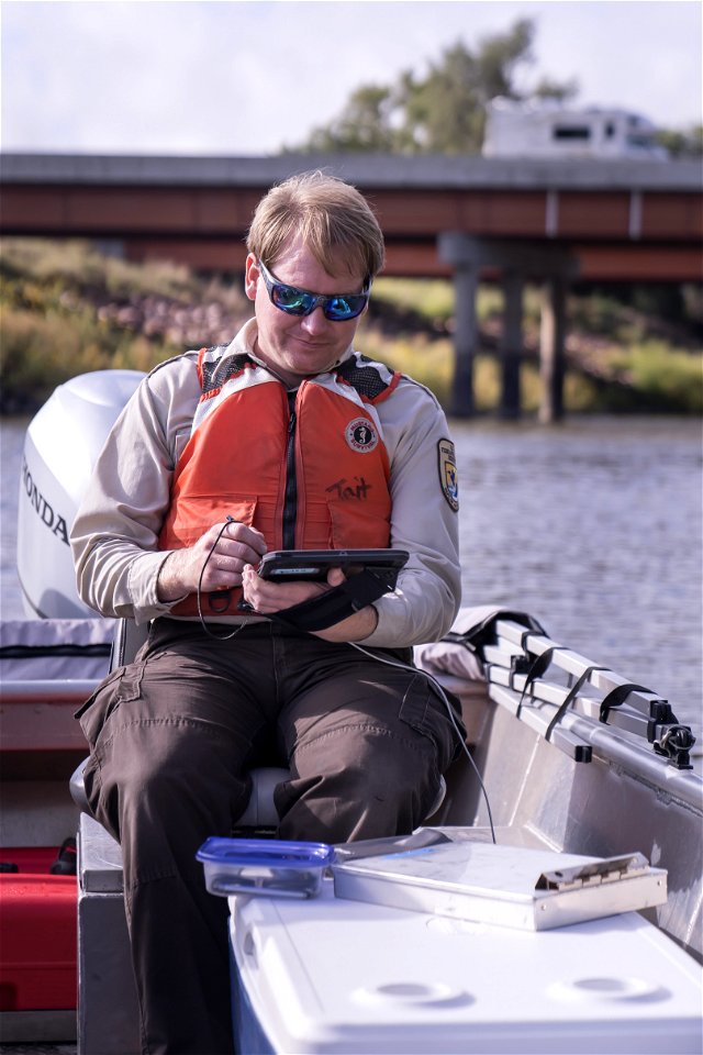 Invasive Carp eDNA Sampling on the James River in South Dakota.