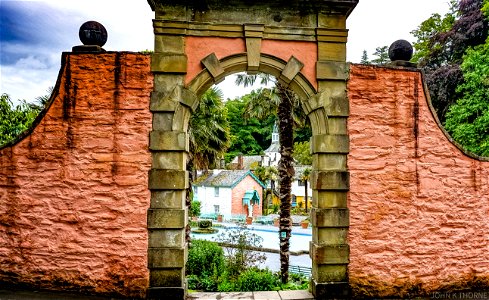PORTMEIRION ARCH