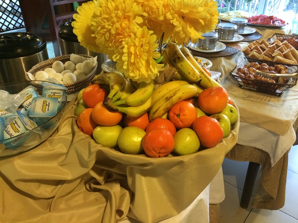 Food oranges apples