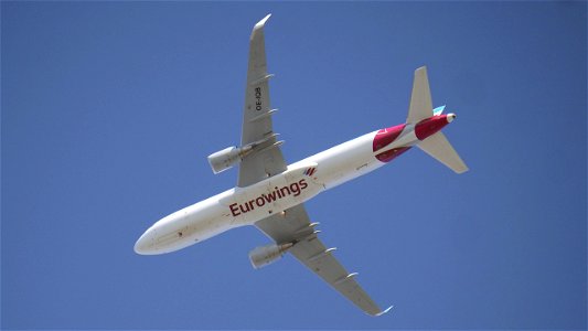 Airbus A320-214 OE-IQB Eurowings Europe from Palma de Mallorca (7700 ft.) photo