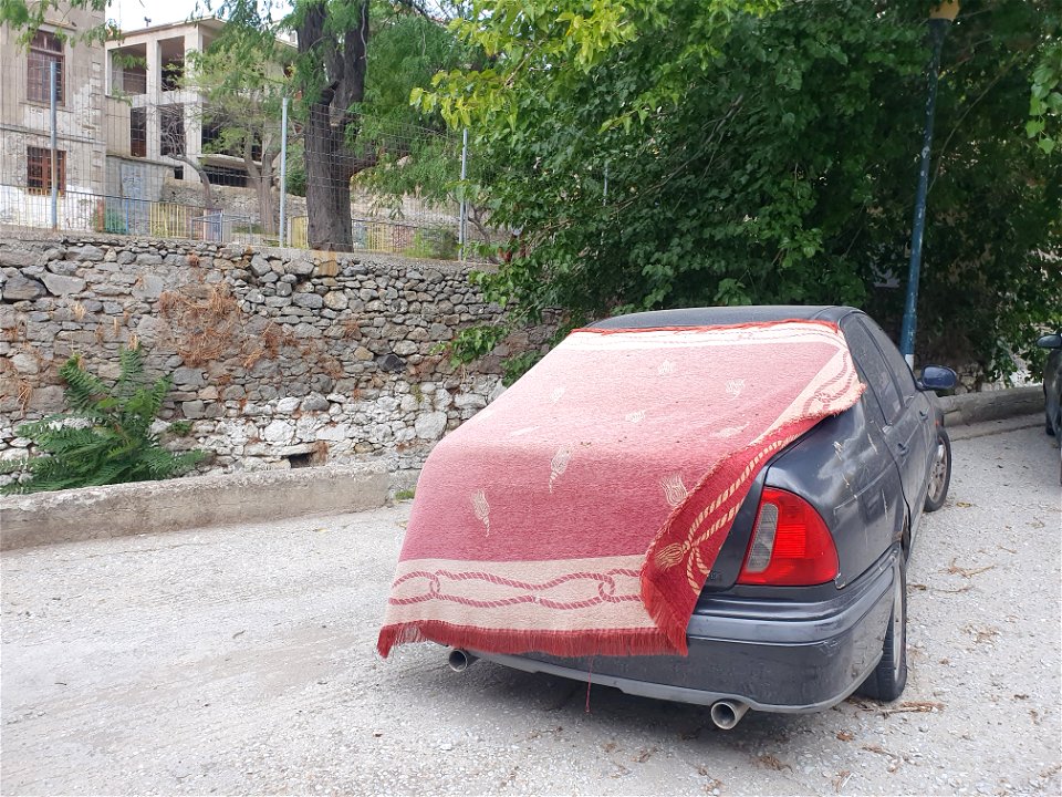 Limnos carpet car