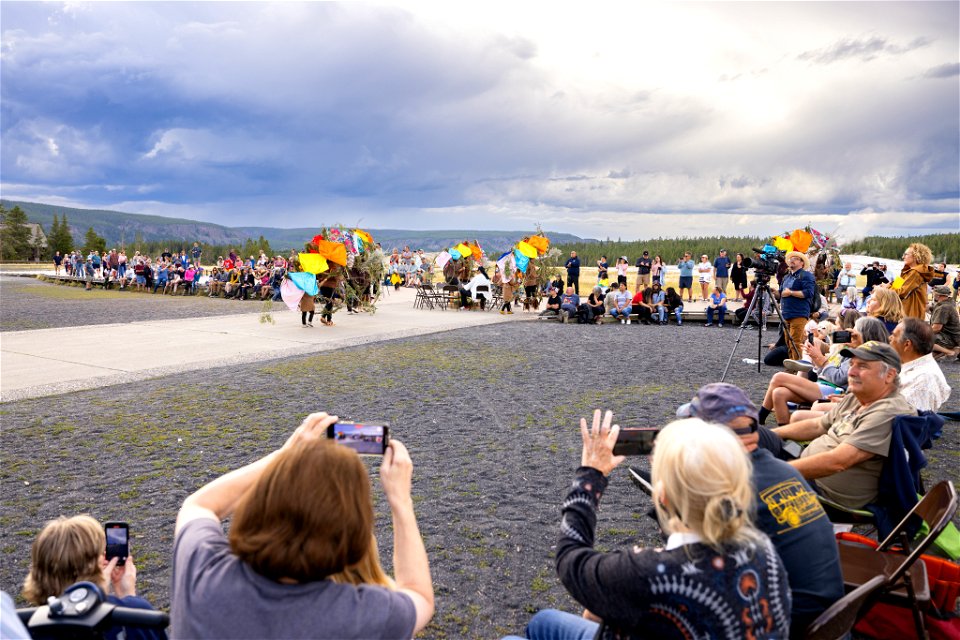 Yellowstone Revealed: Patti Baldes' ReMatriate performance at Old Faithful (1)