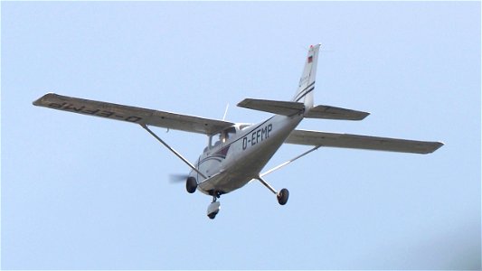 Reims-Cessna F172N Skyhawk II D-EFMP AirCharter Luftfahrt GmbH Jesenwang (2400 ft.)