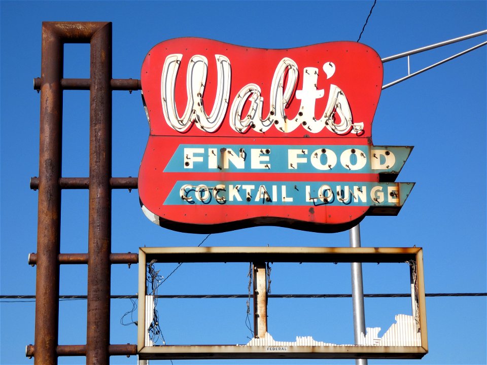 Walt's Lounge on 5th Avenue