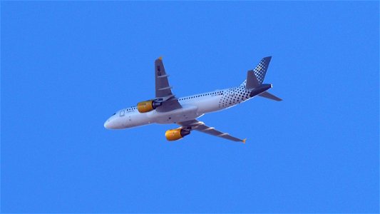 Airbus A320-214 EC-MVO Vueling from Malaga (9600 ft.)