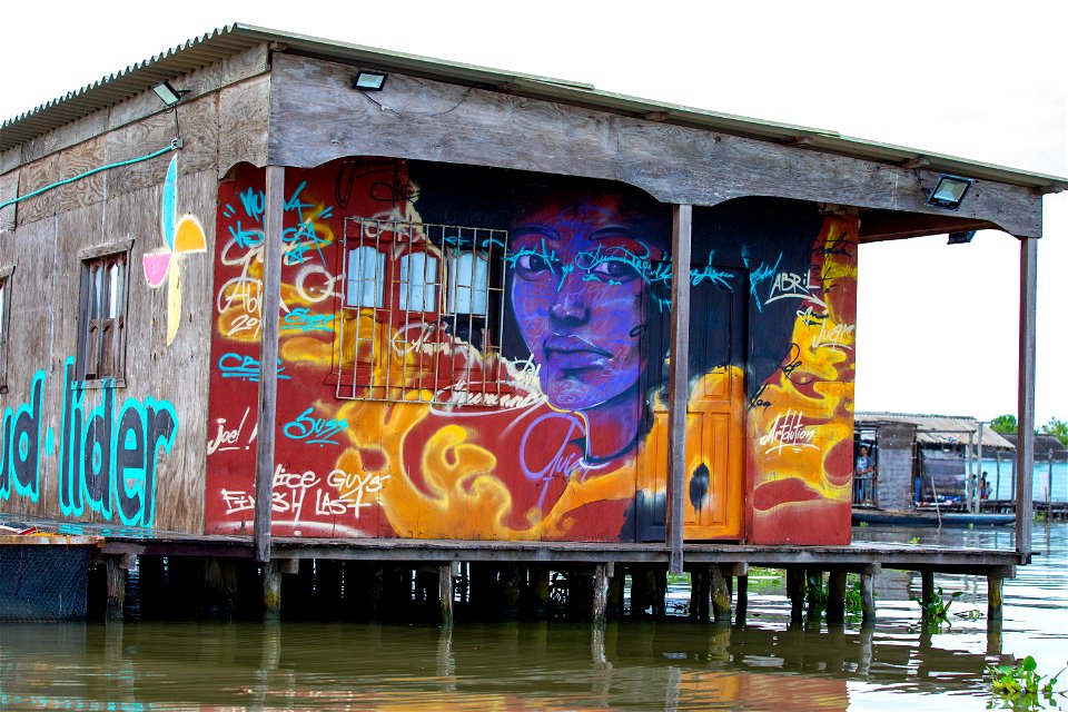 Colombia - living on the water
