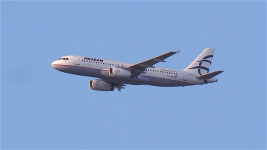 Airbus A320-232 SX-DVN Aegean Airlines from Thessaloniki (5400 ft.)