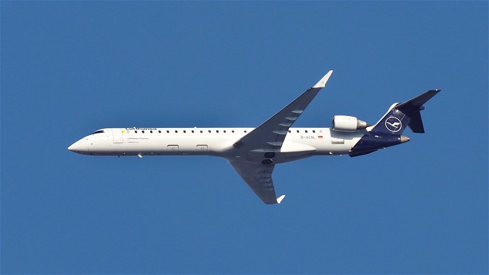 Mitsubishi CRJ-900LR D-ACNL Lufthansa (Operated by Lufthansa CityLine) from Milan (7500 ft.) photo