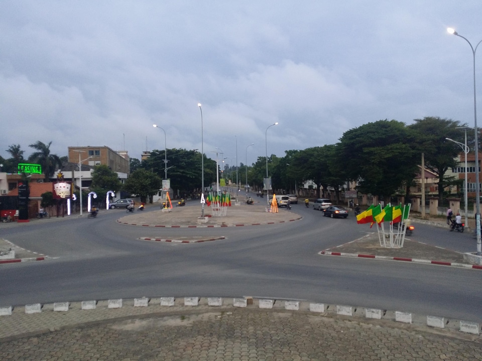 Crossroad road cars