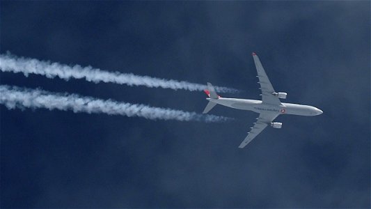 Airbus A330-302 TC-JOM Turkish Airlines - Frankfurt to Istanbul (40400 ft.) photo