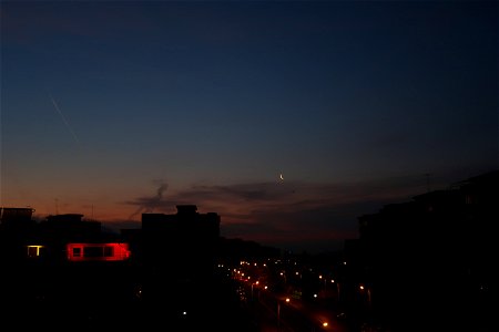 Moonrise_aft-sunset2023_0217_070949 photo