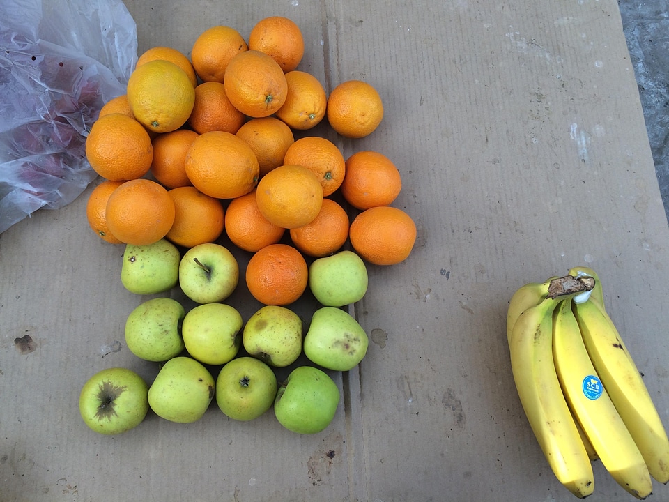 Fruits apples clementines