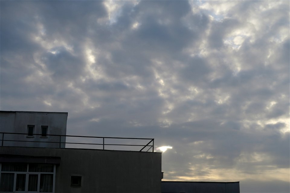 nori_clouds_sunrise-2022_1210_091426