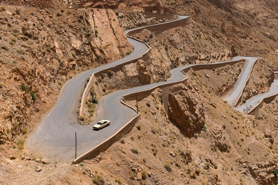 Road zigzag mountain photo