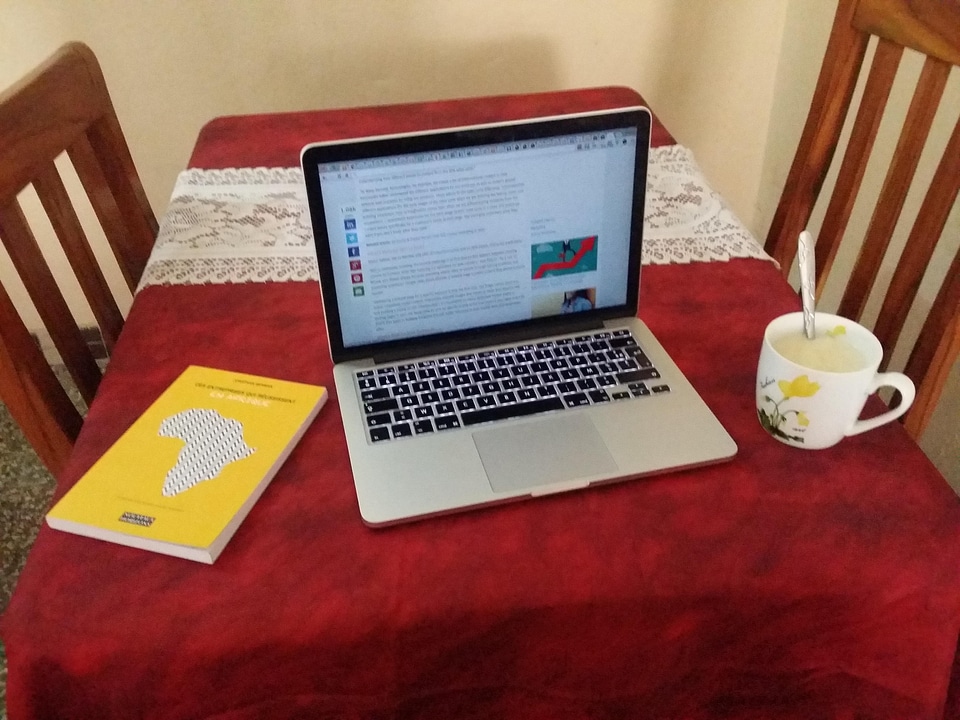 Computer macbook book