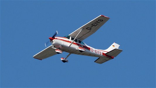 Reims-Cessna F182Q Skylane II D-EIYS Fliegerclub Moosburg (3000 ft.)