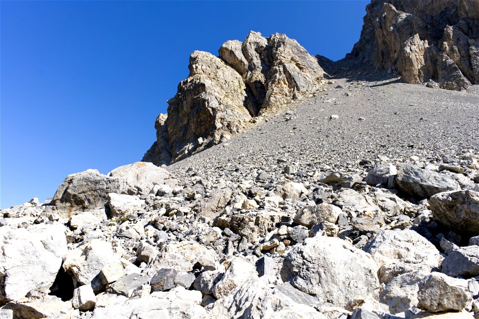 Mountain scene photo