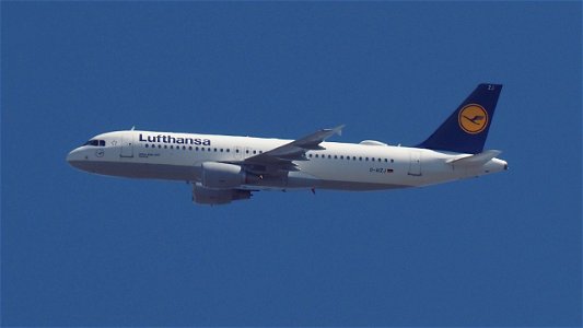 Airbus A320-214  D-AIZJ Lufthansa from Toulouse (6800 ft.)