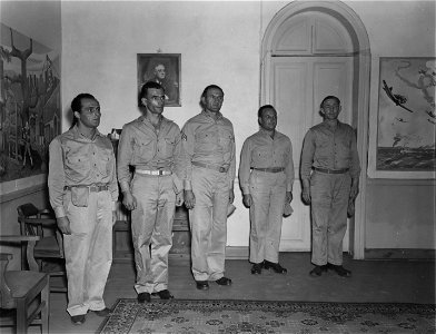 SC 364422 - The first Army Personnel to be sworn in as American Citizens in the South Pacific Area. photo