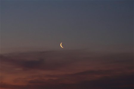 Moonrise_aft-sunset2023_0217_070944 photo