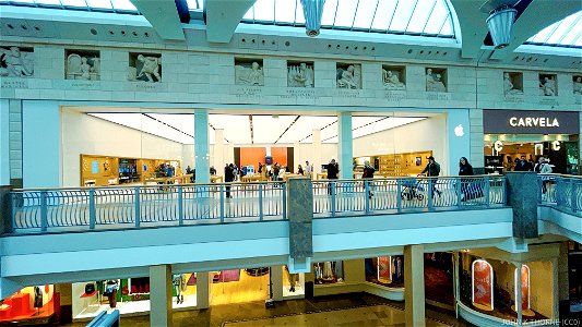 The Apple Store Bluewater.