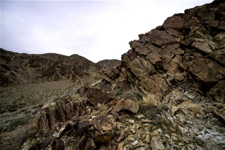 Geology and rock formations near Pinto Mountain photo