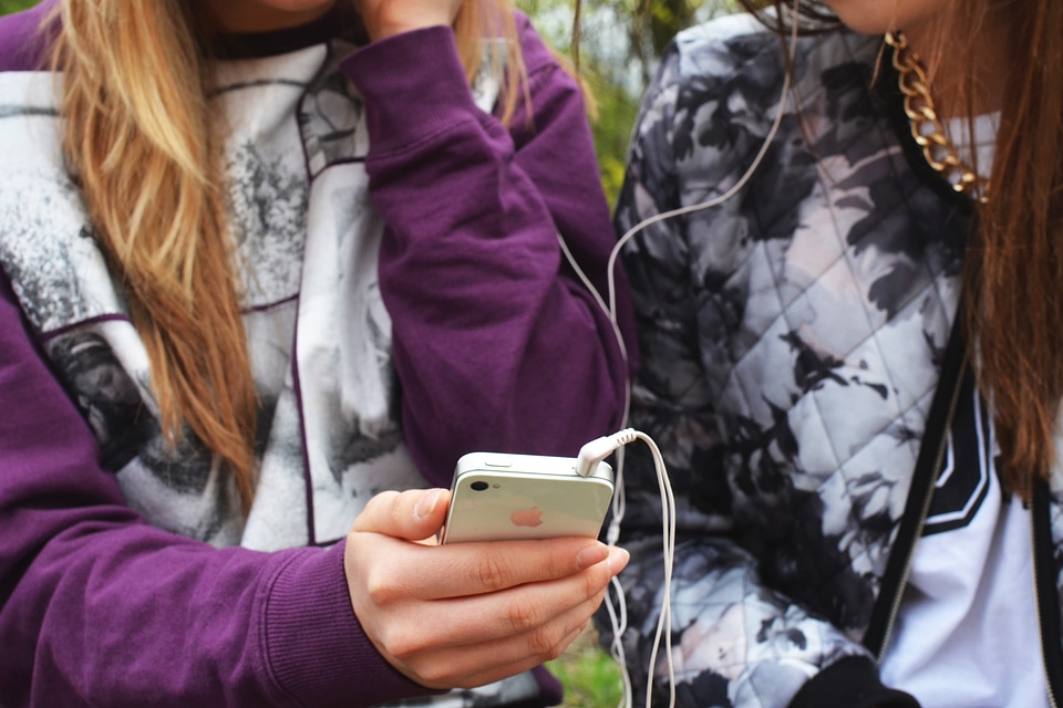 Friends woman headphones photo