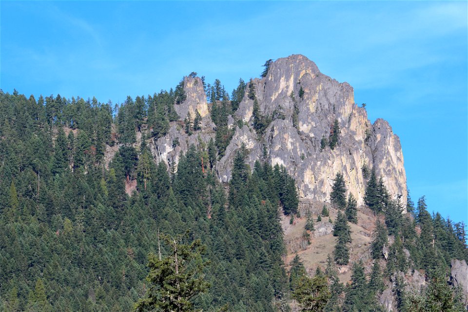 img_1996_eagle-rock-from-rd-4770-middle-viewjpg_49364804982_o