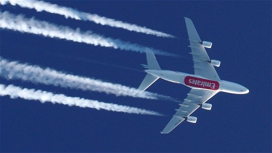 Airbus A380-842 A6-EVP Emirates from Dubai to Paris (41400 ft.)