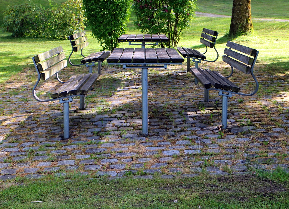 Table resting place rest