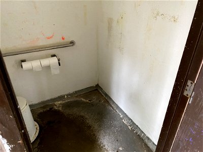 Trash and vandalism at Umpqua Hot bsprings on the Umpqua National Forest