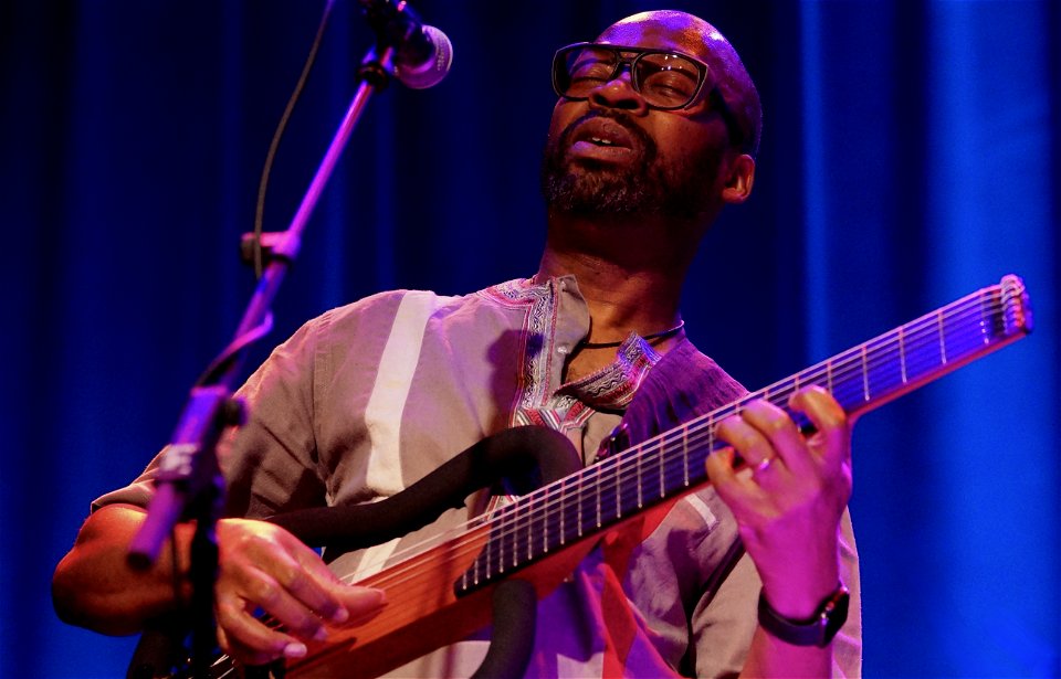 Dave Holland 'Aziza', TivoliVredenburg Utrecht 13 november 2018 - Lionel Loueke