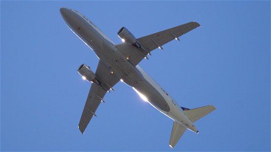 Airbus A320-214 D-AIZJ Lufthansa from Palma de Mallorca (6500 ft.) photo