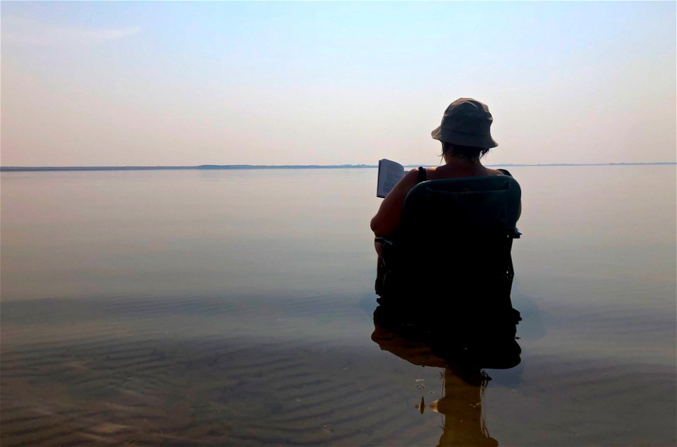 2022/365/247 Reading In the Lake